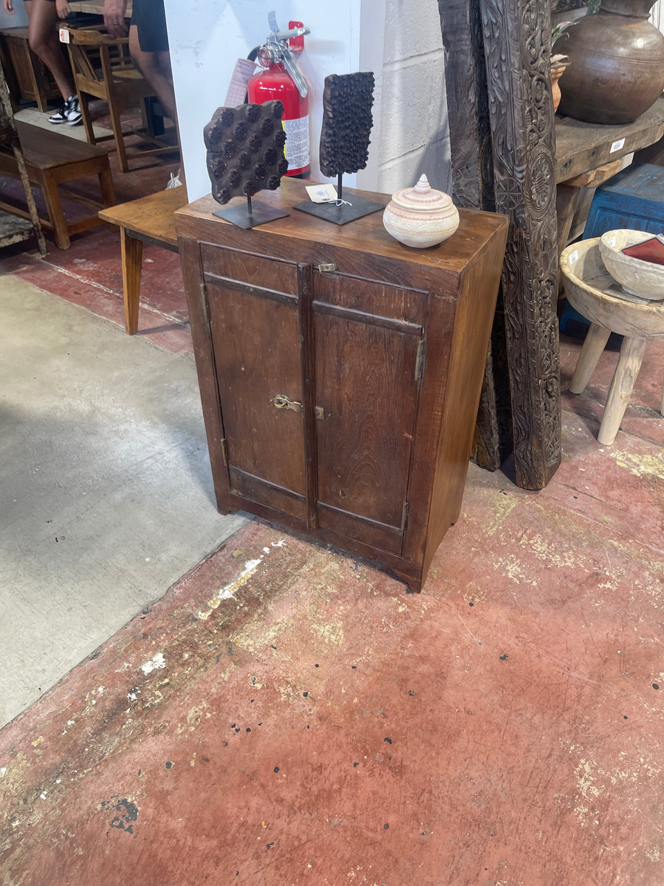 Petite vintage cabinet