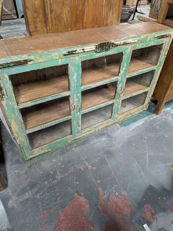 Distressed low display